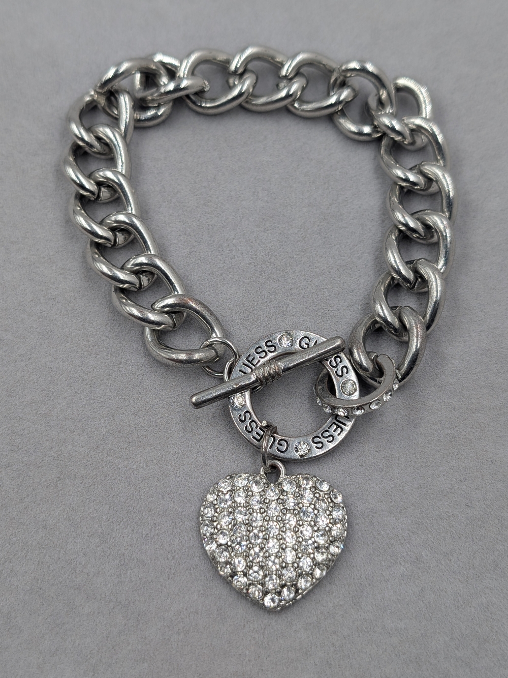 GUESS Silver-Tone Pavé Heart Chunky Link Toggle Bracelet | 0027